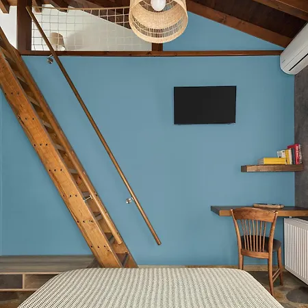 Agramada Bed & Breakfast 4*